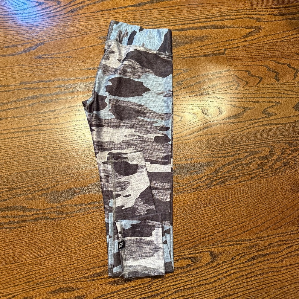 TEREZ blue heathered camo high waisted wide band 7/8 sculpt leggings